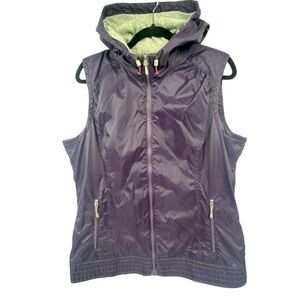 NWOT Eddie Bauer, purple lightweight, hooded partially lined vest size Large